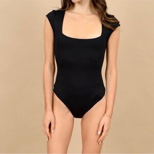 SECOND SKIN BY RD STYLE cap sleeve bodysuit in black